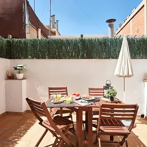 bbarcelona-apartments-sagrada-familia-terrace-flats.catalonia-hotels.com/